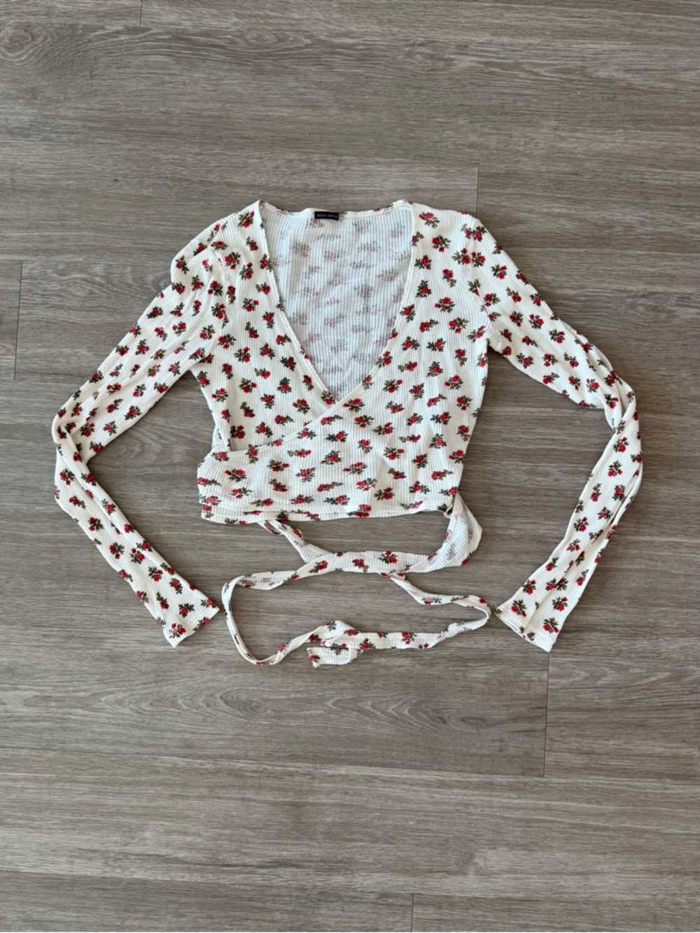 Brandy Melville Floral Wrap Thermal Top – Off White